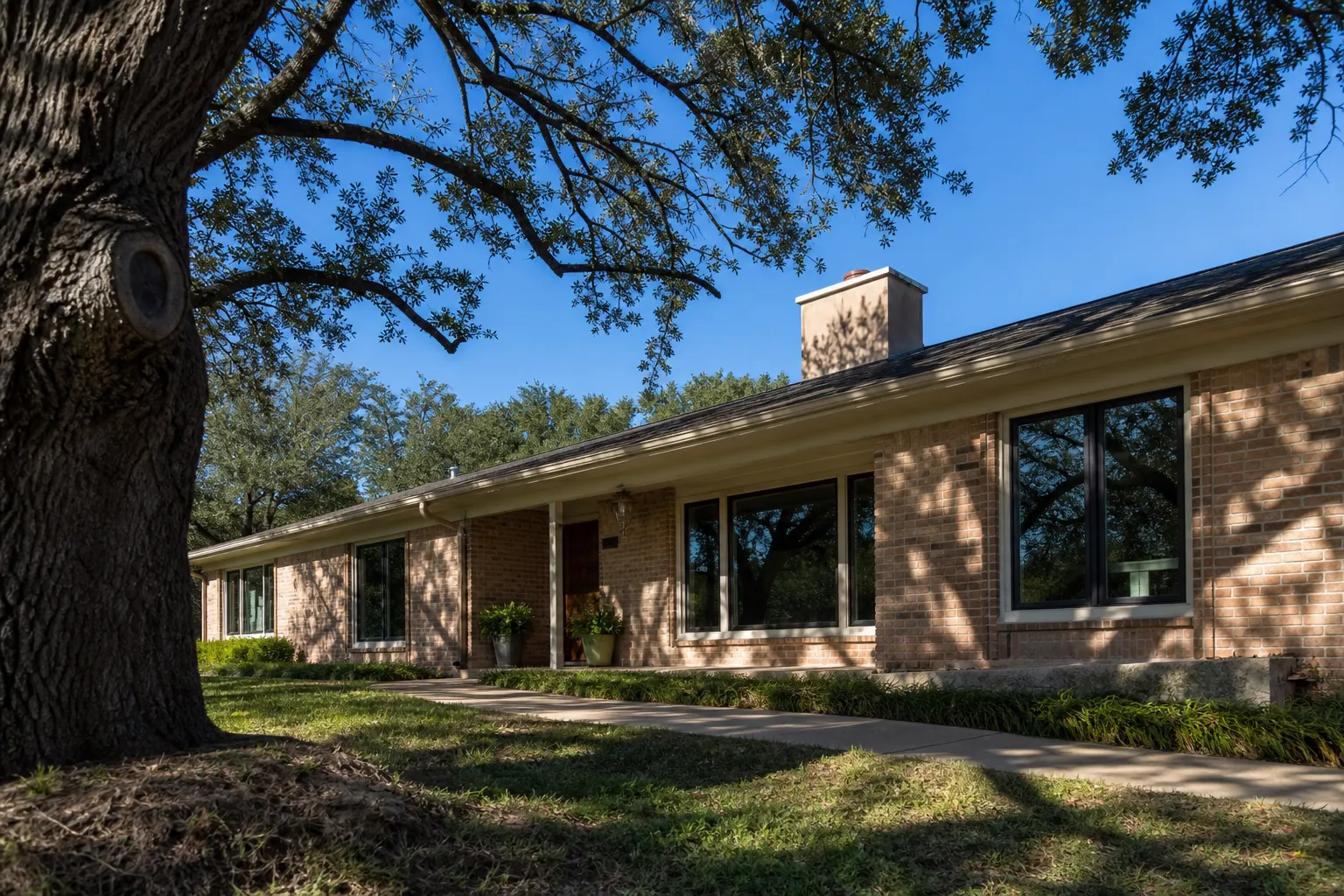 Window Replacement Cost in Texas (2026): City Pricing, Permits, and Heat